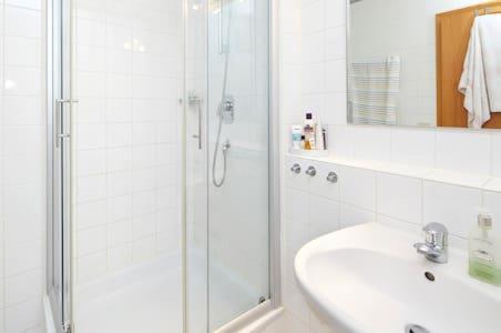 Komfortferienwohnung Zentrum لودفيغسبرغ المظهر الخارجي الصورة